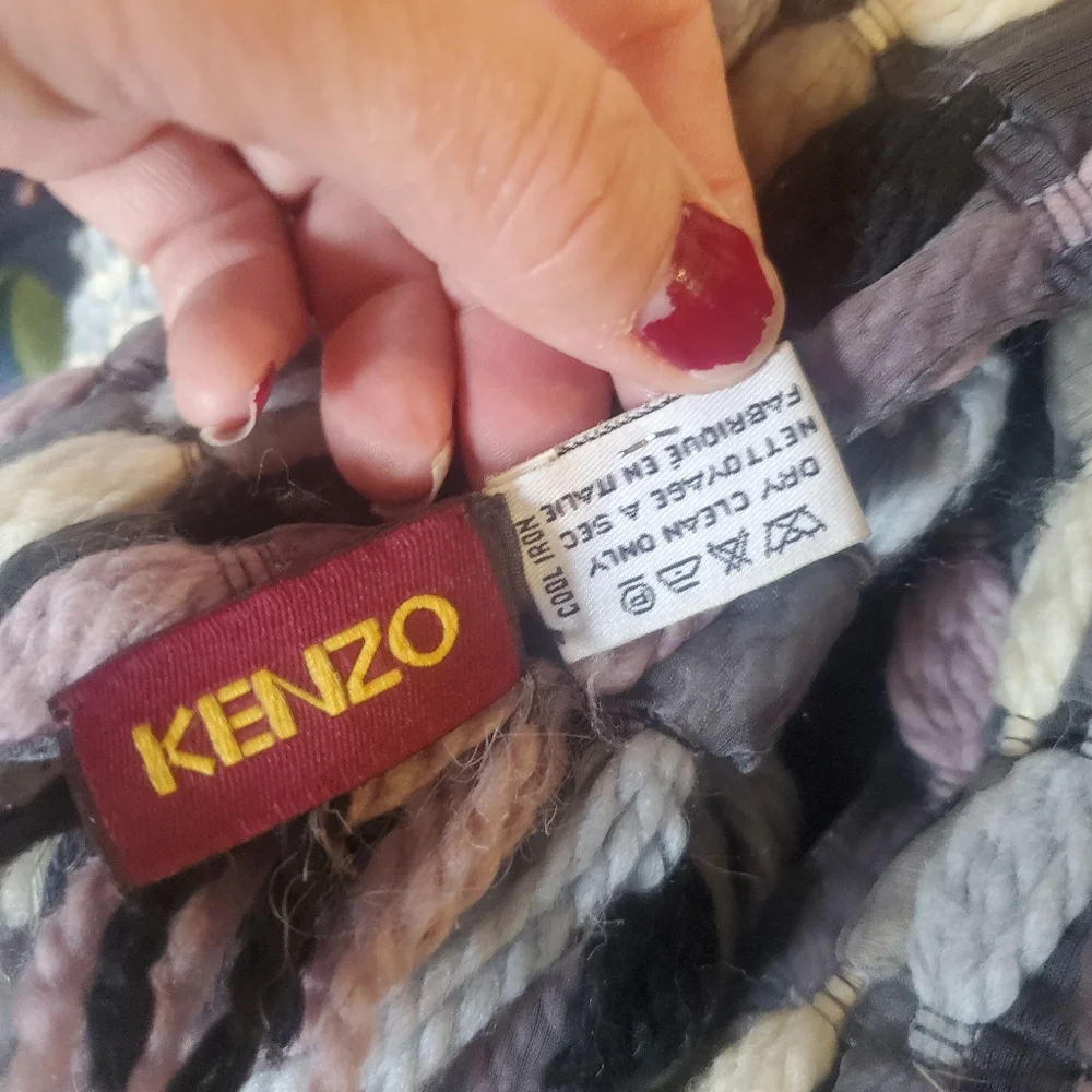 Kenzo Made in Italy Wool and Silk Scarf. - Picture 3 of 16
